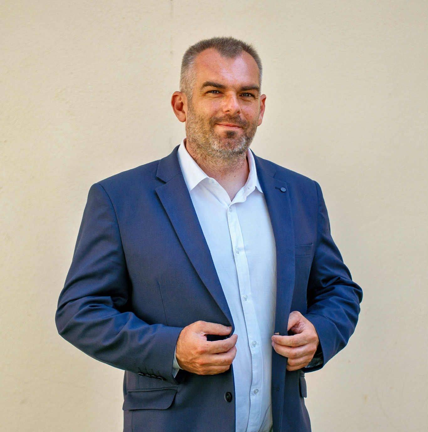 Dr. Patrik Lompart